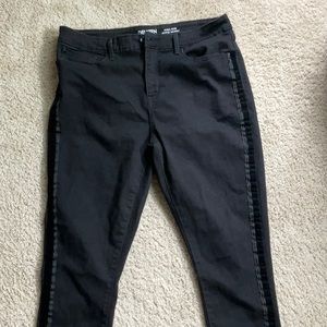 Denizen Levi’s High Rise Ankle Skinny